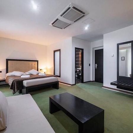 Hotel Astory פלזן מראה חיצוני תמונה