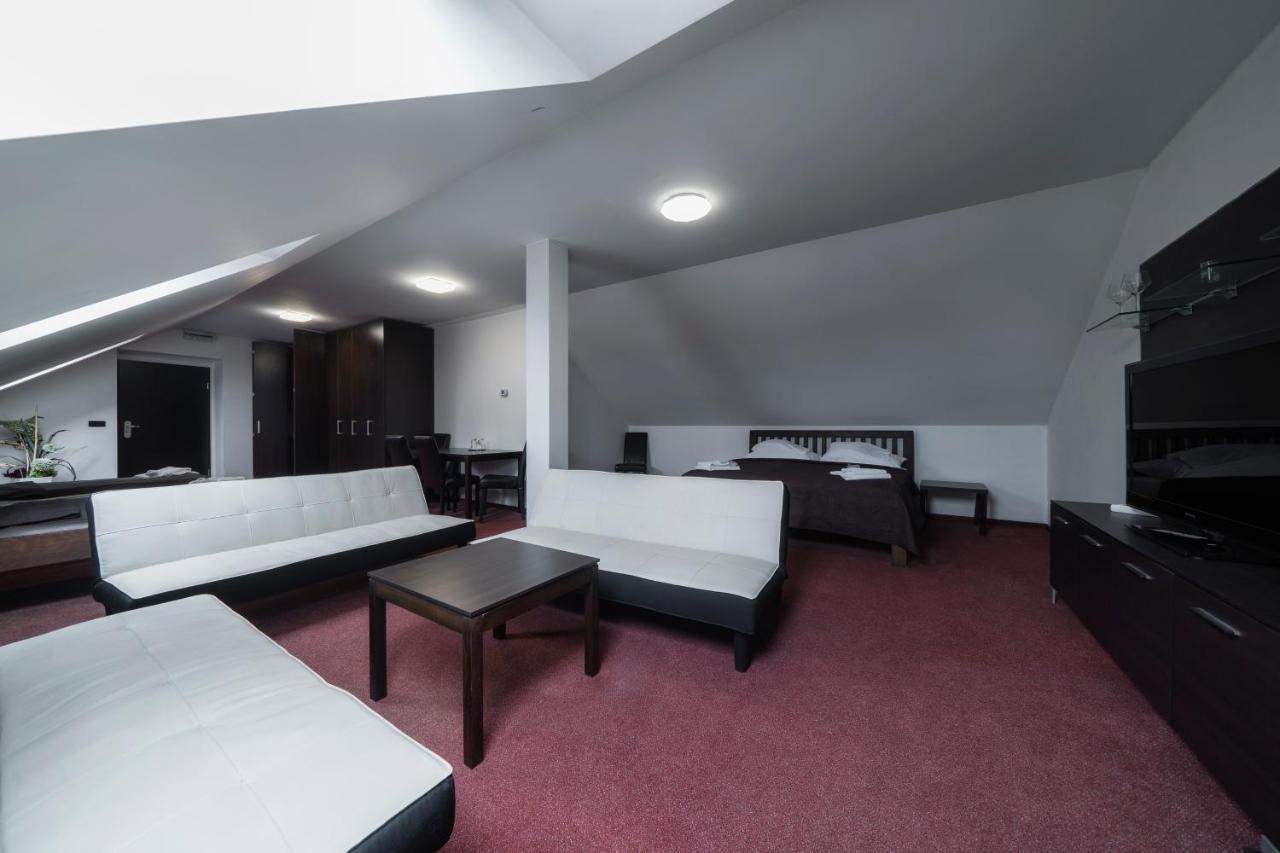 Hotel Astory פלזן מראה חיצוני תמונה
