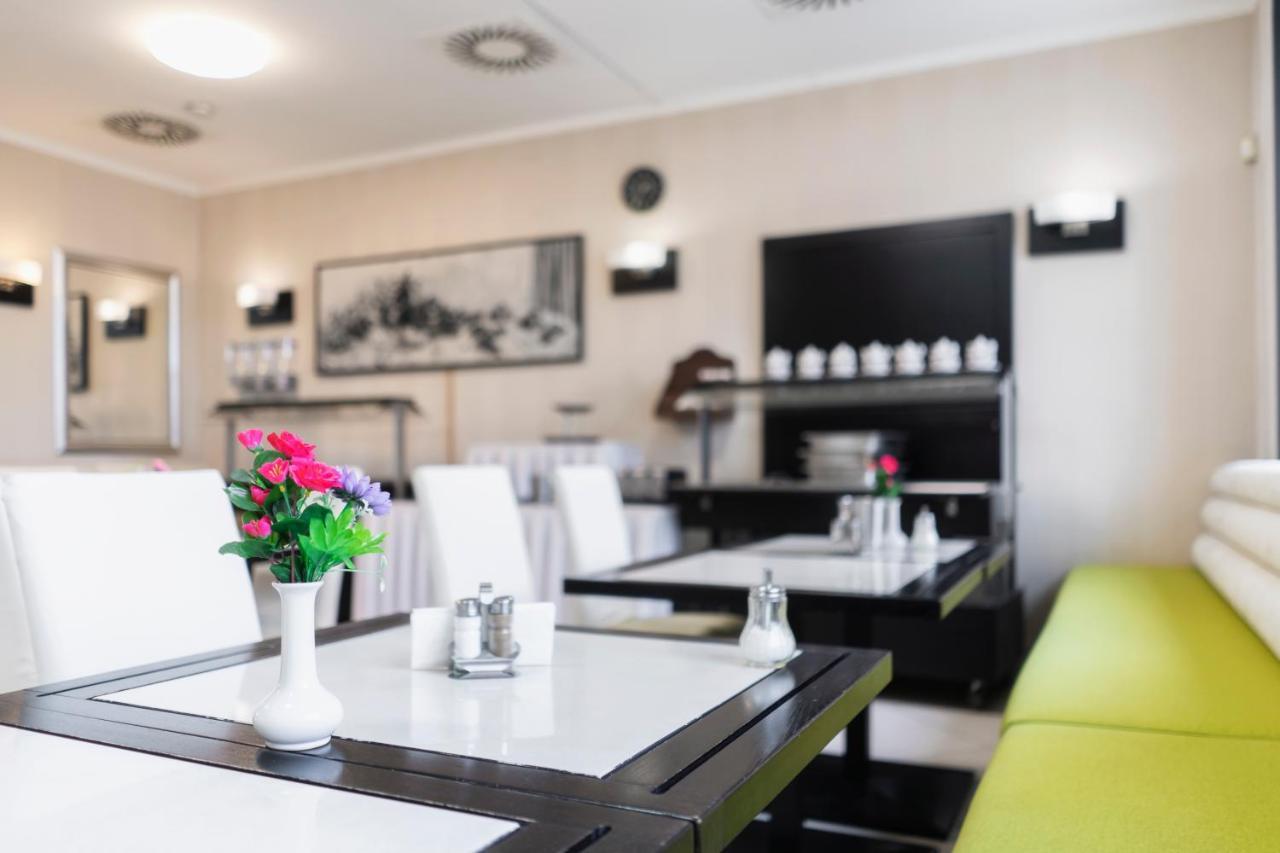 Hotel Astory פלזן מראה חיצוני תמונה