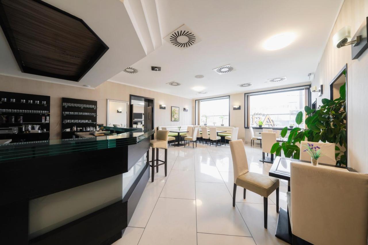 Hotel Astory פלזן מראה חיצוני תמונה