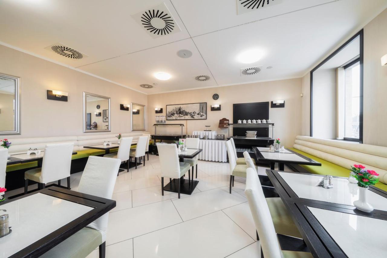 Hotel Astory פלזן מראה חיצוני תמונה