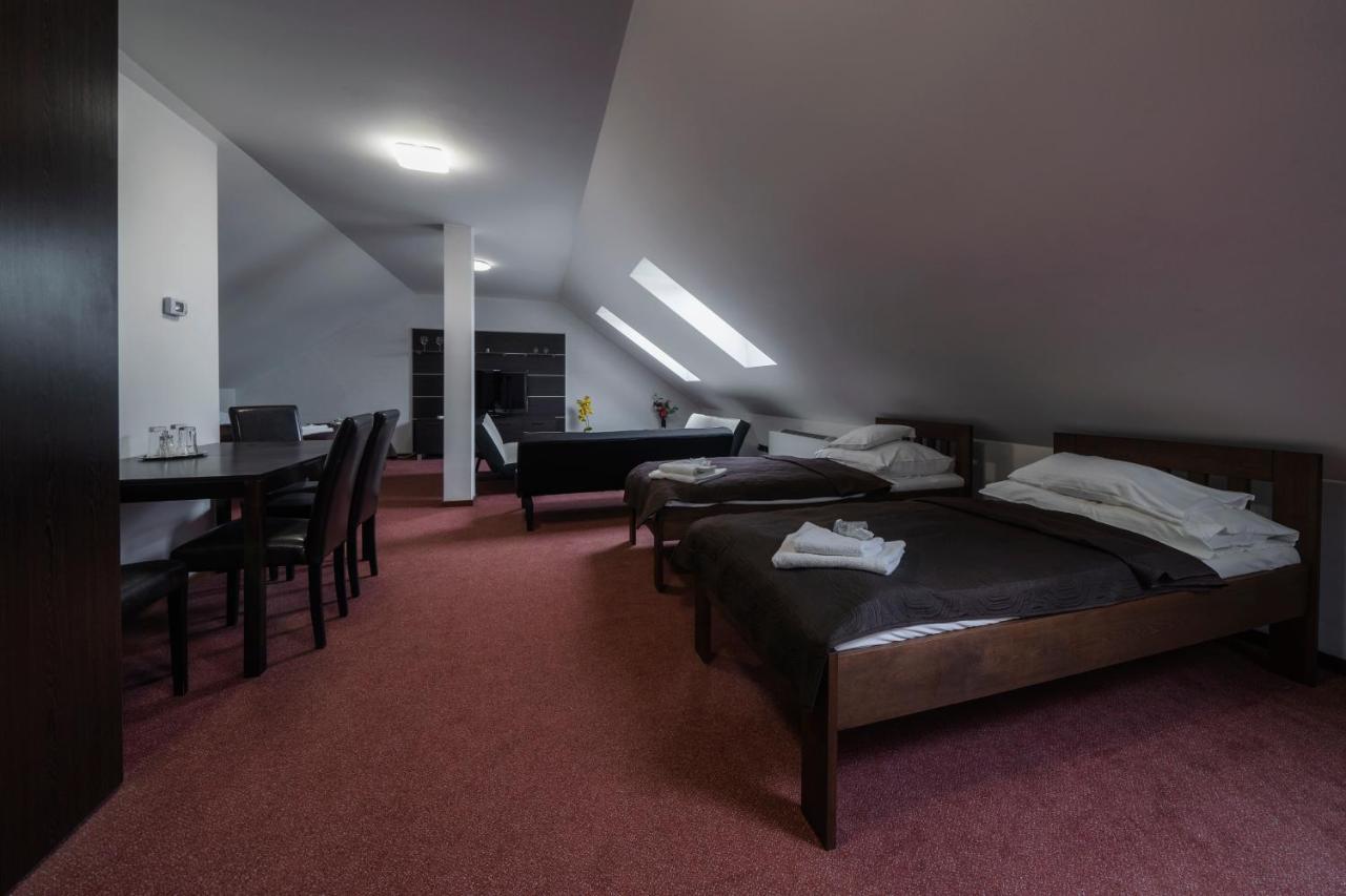 Hotel Astory פלזן מראה חיצוני תמונה