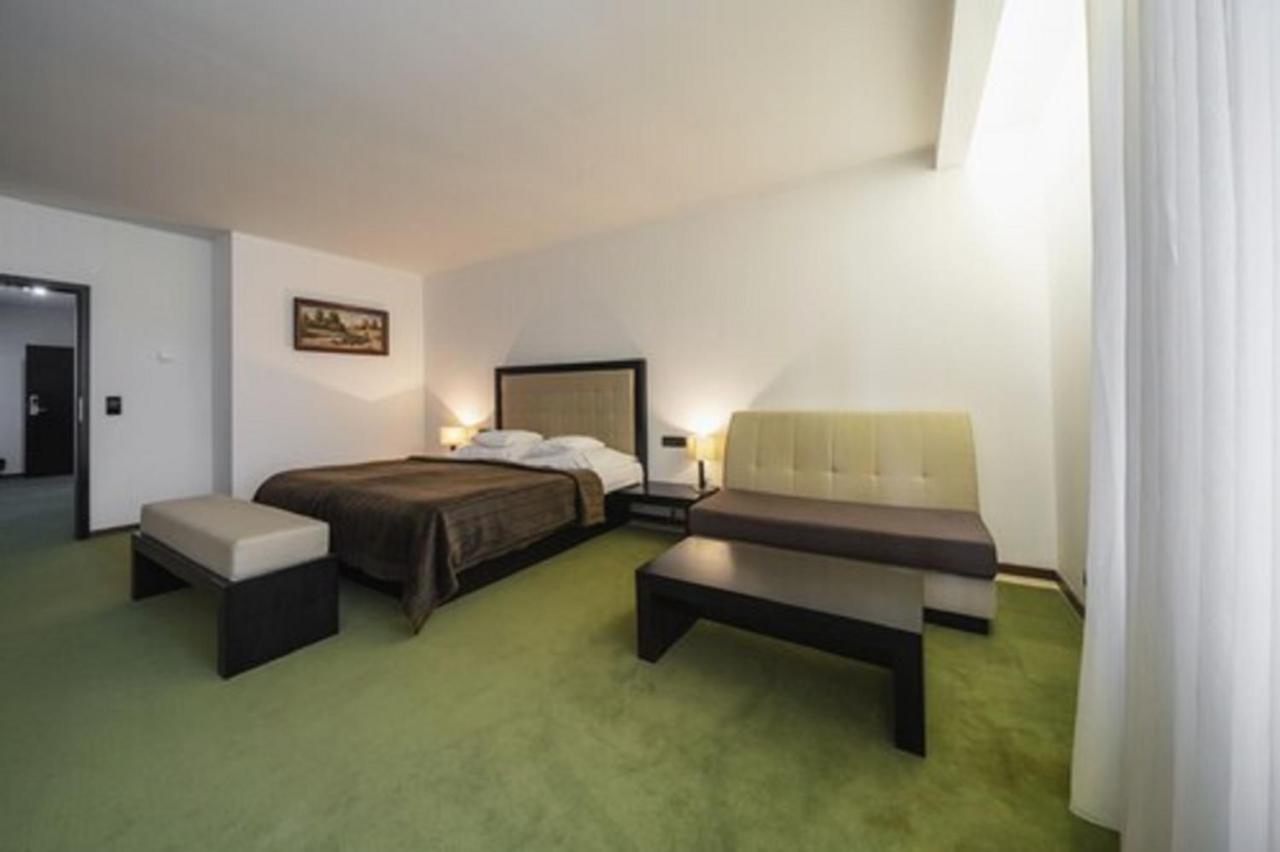 Hotel Astory פלזן מראה חיצוני תמונה