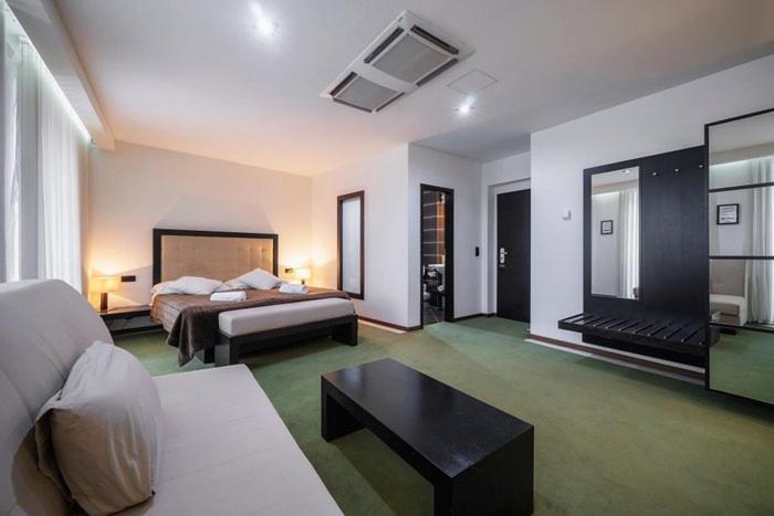 Hotel Astory פלזן מראה חיצוני תמונה